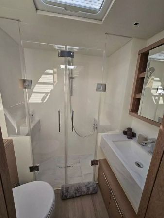 Lagoon Sixty 5 | TriWing Endor