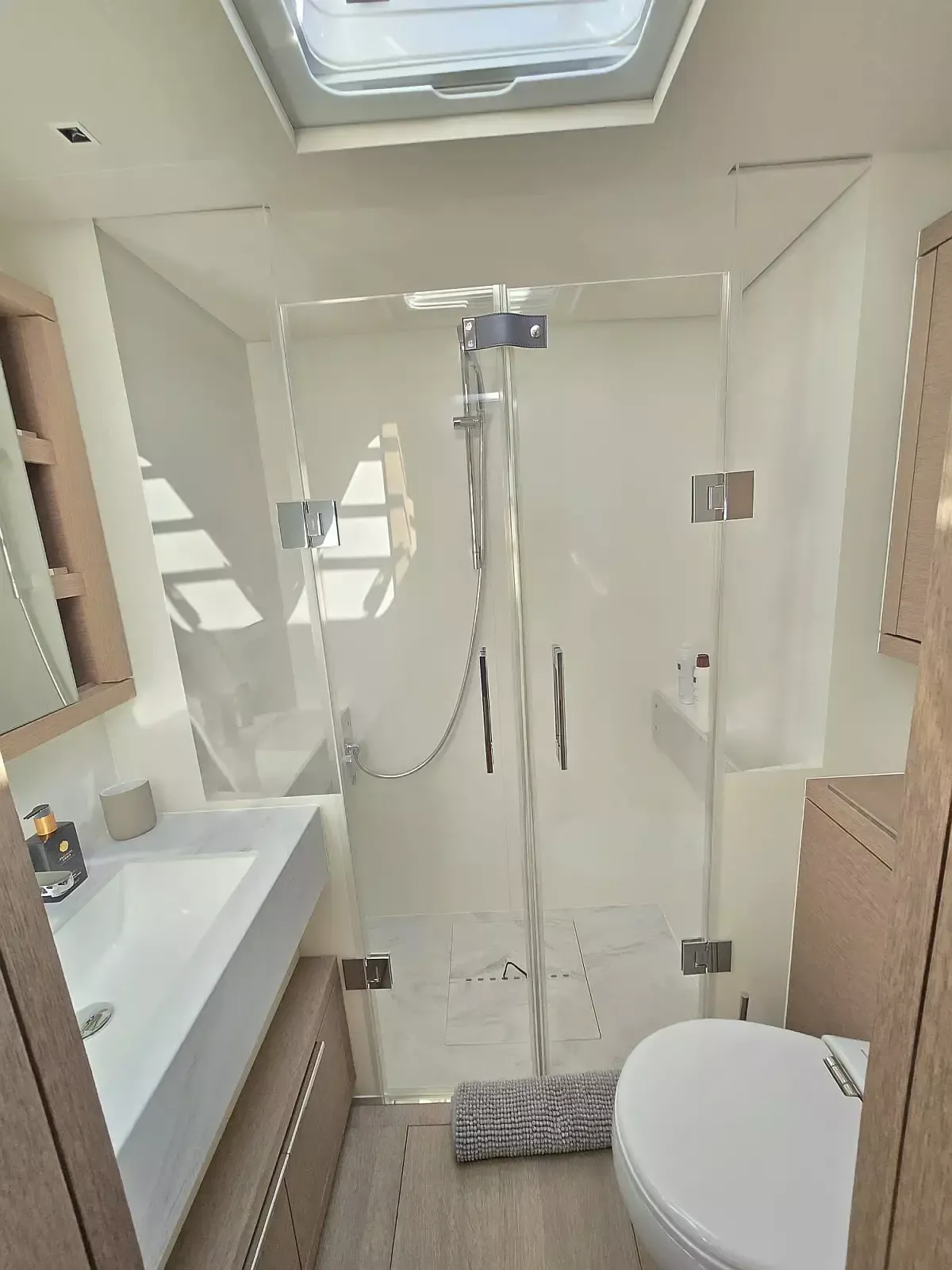 Lagoon Sixty 5 | TriWing Endor