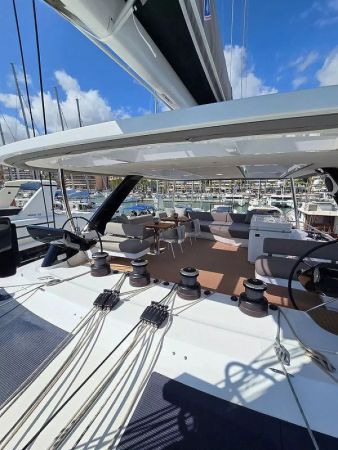 Lagoon Sixty 5 | TriWing Endor