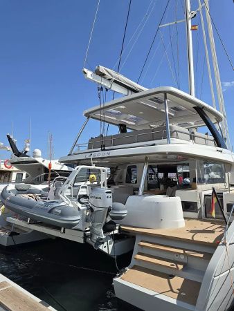 Lagoon Sixty 5 | TriWing Endor