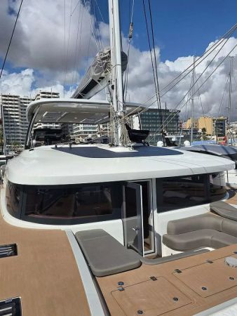 Lagoon Sixty 5 | TriWing Endor