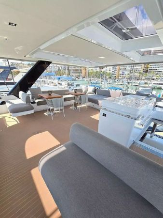 Lagoon Sixty 5 | TriWing Endor