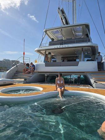 Lagoon Sixty 5 | TriWing Endor