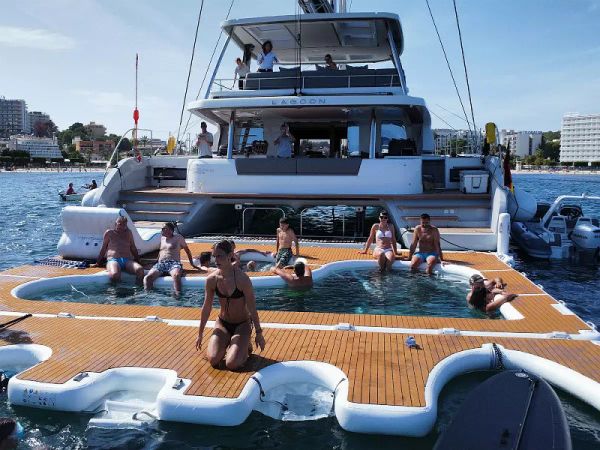 Lagoon Sixty 5 | TriWing Endor