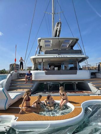 Lagoon Sixty 5 | TriWing Endor