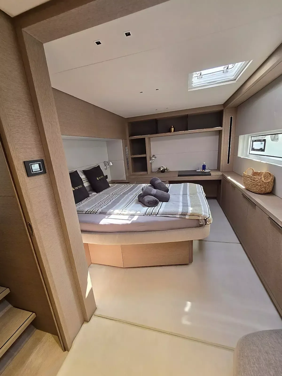 Lagoon Sixty 5 | TriWing Endor