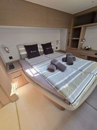 Lagoon Sixty 5 | TriWing Endor