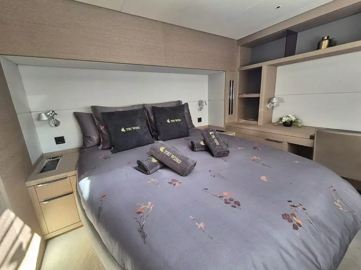 Lagoon Sixty 5 | TriWing Endor