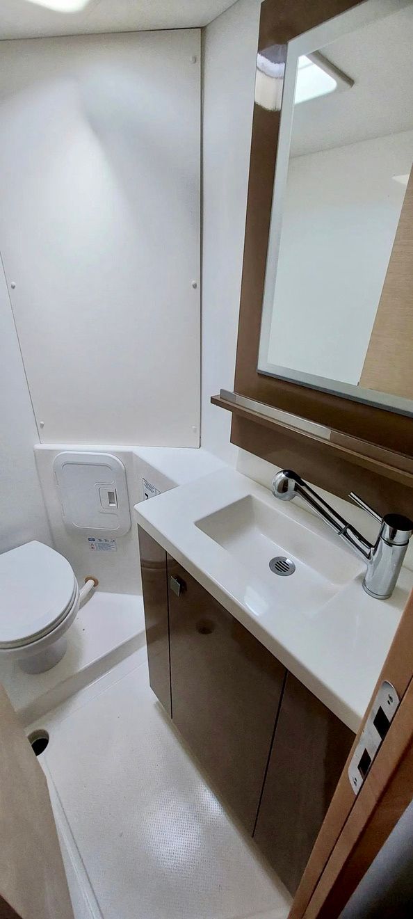 Fountaine Pajot Lucia 40 | Aqua Panda