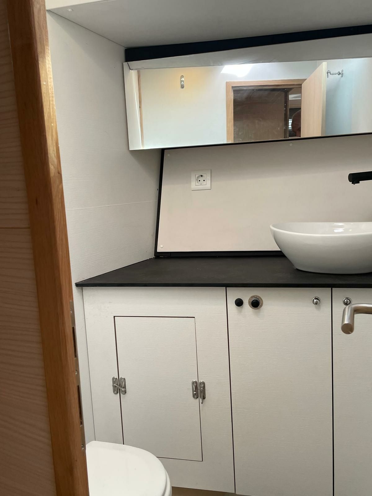 D and D Kufner 54 | Six on the Sea