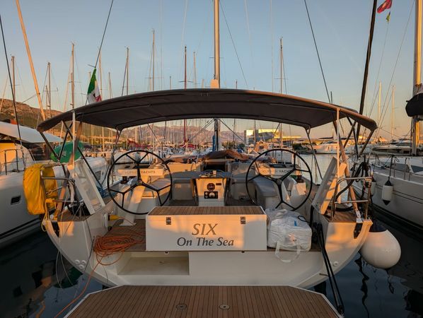 D and D Kufner 54 | Six on the Sea