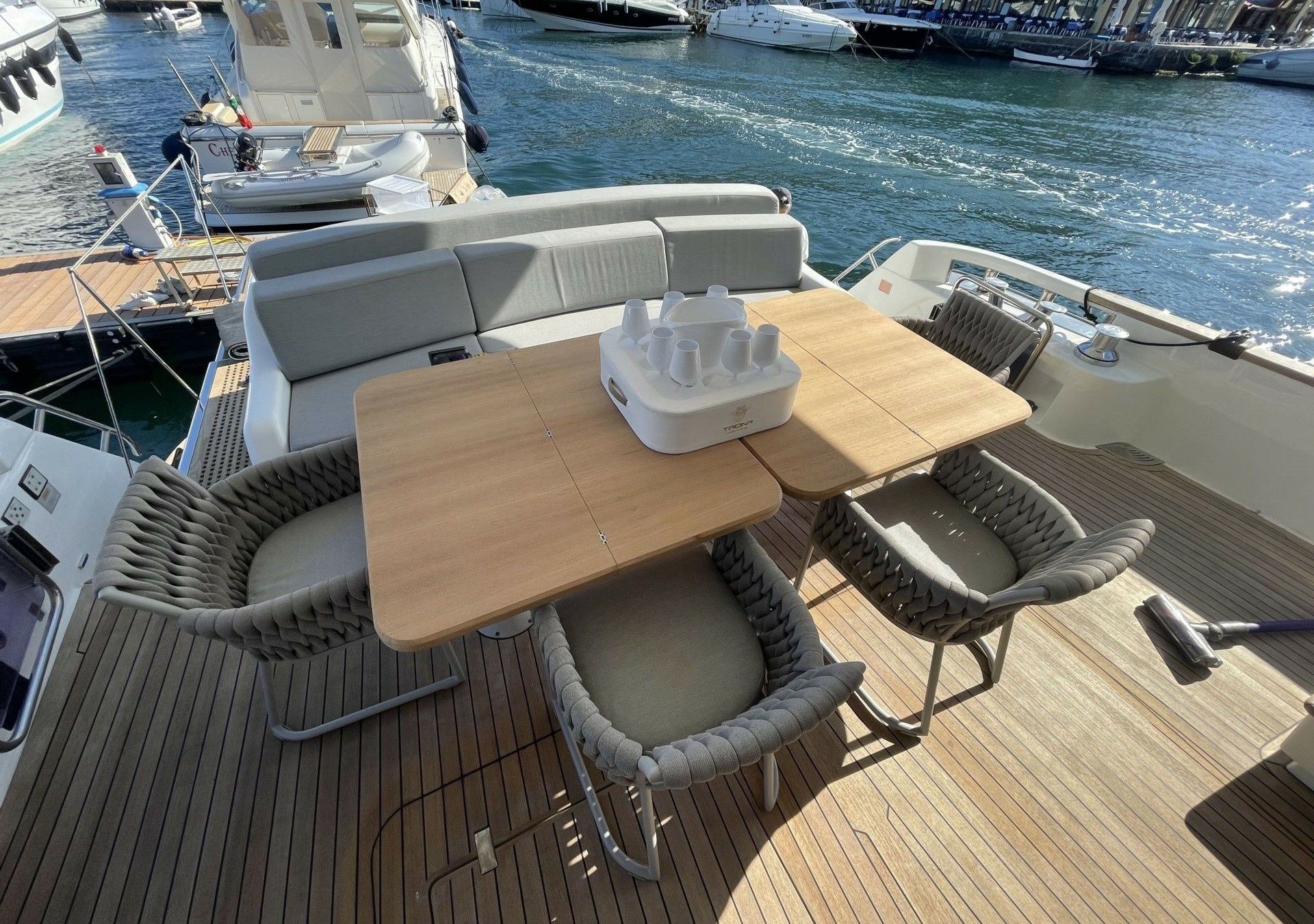 Sirena Yachts 64 | Gente Distratta 3