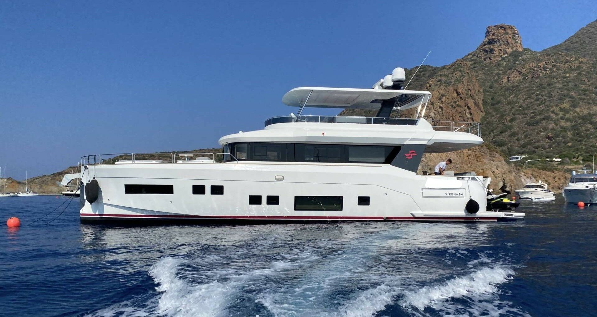 Sirena Yachts 64 | Gente Distratta 3