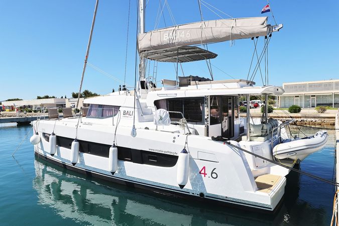 Bali 4.6 | Hermine