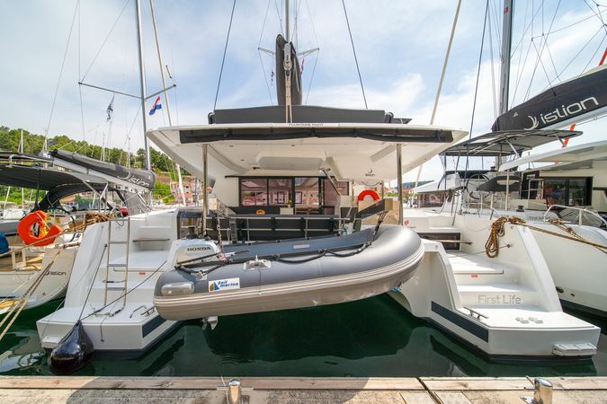 Fountaine Pajot Tanna 47 | First Life