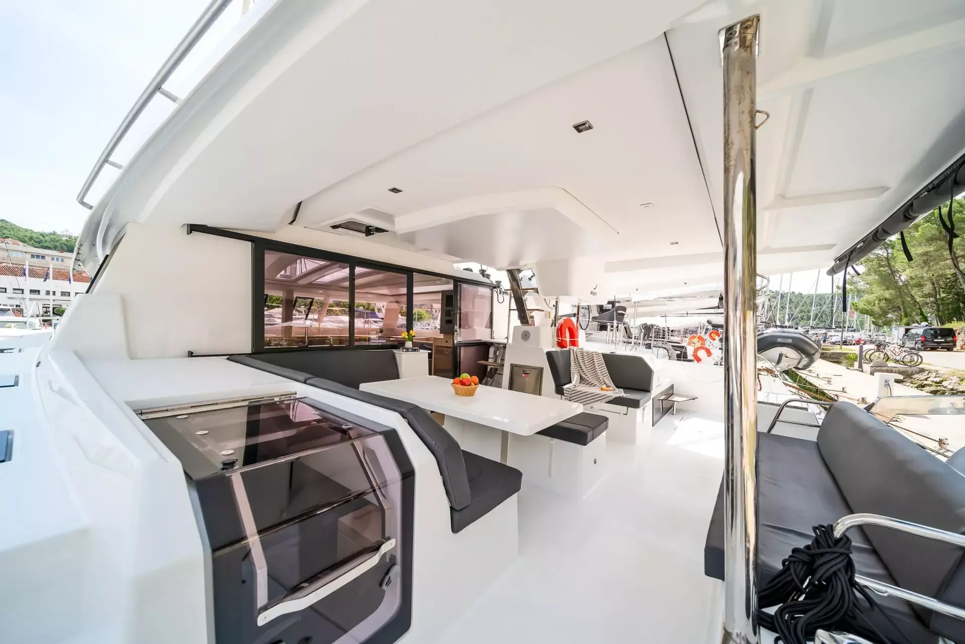 Fountaine Pajot Tanna 47 | First Life