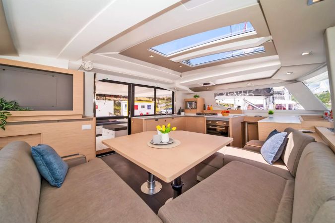 Fountaine Pajot Tanna 47 | First Life