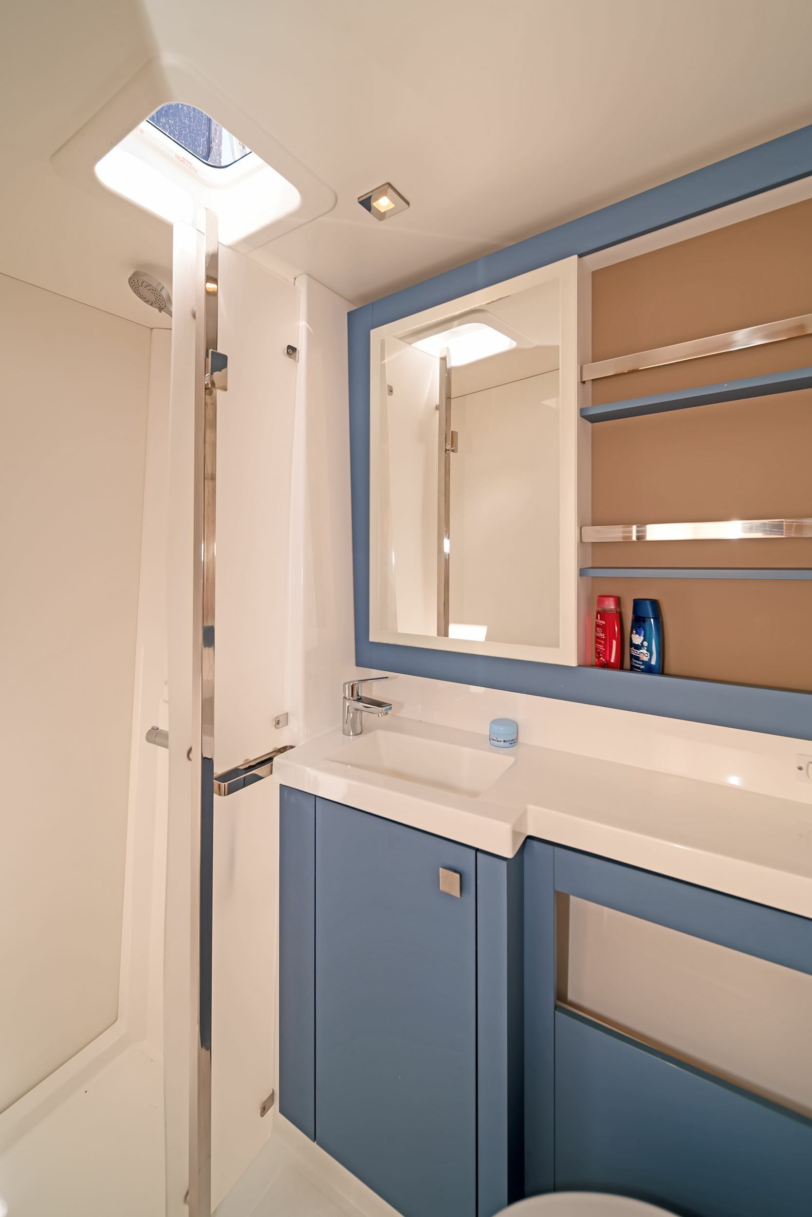 Fountaine Pajot Tanna 47 | First Life