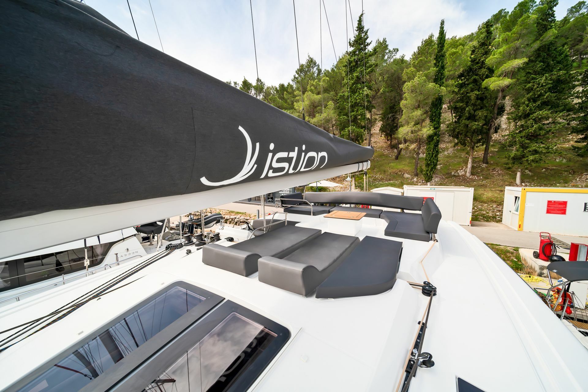 Fountaine Pajot Tanna 47 | First Life
