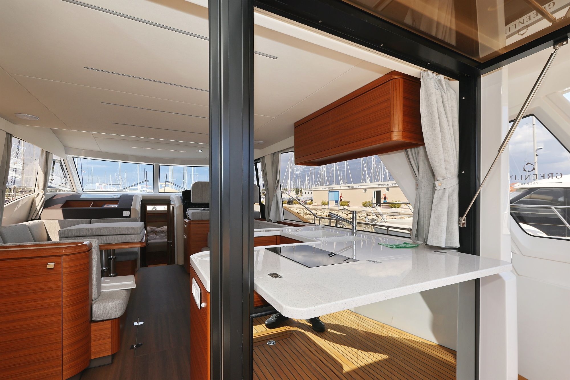 Greenline 48 | Red Hot