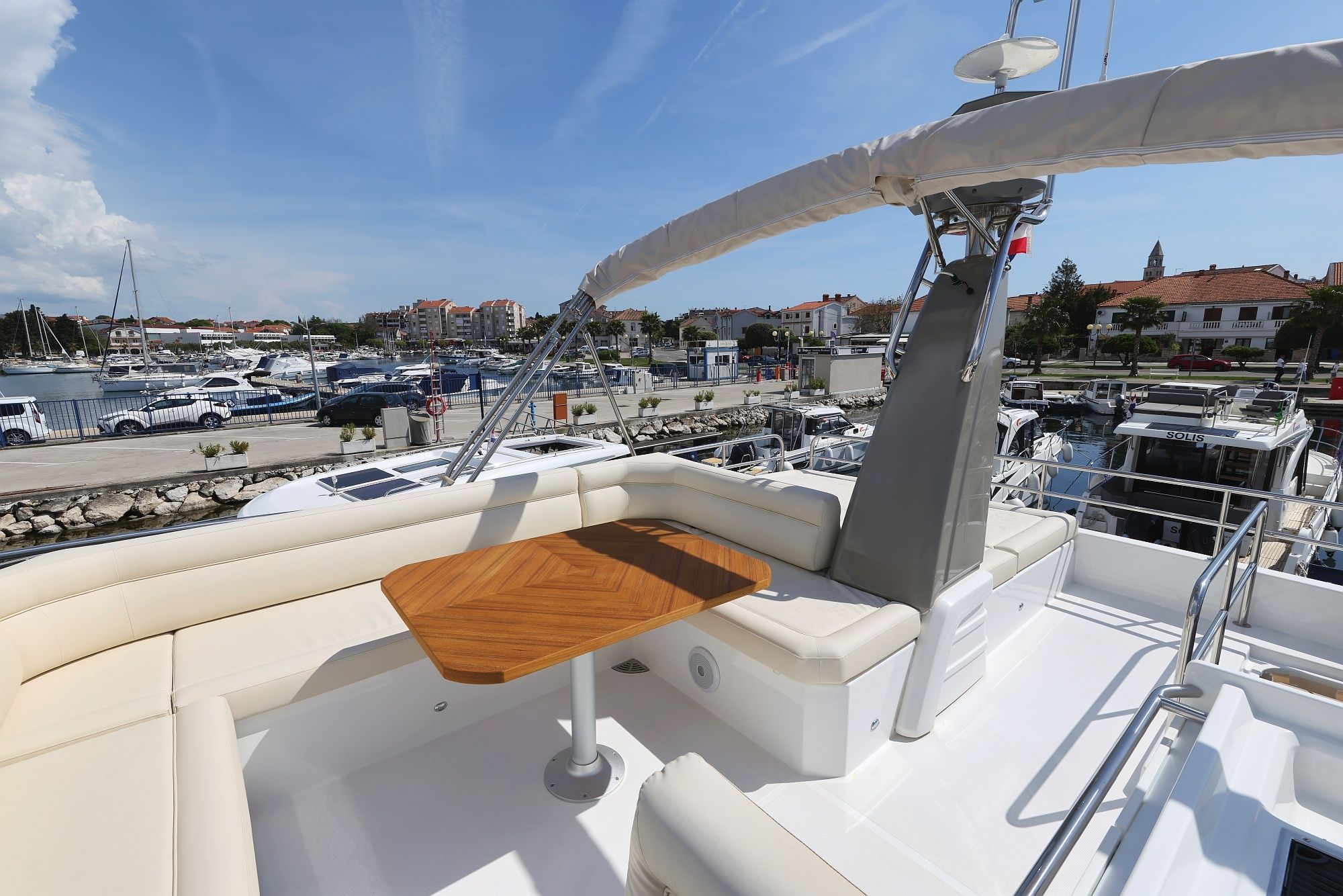 Greenline 48 | Red Hot