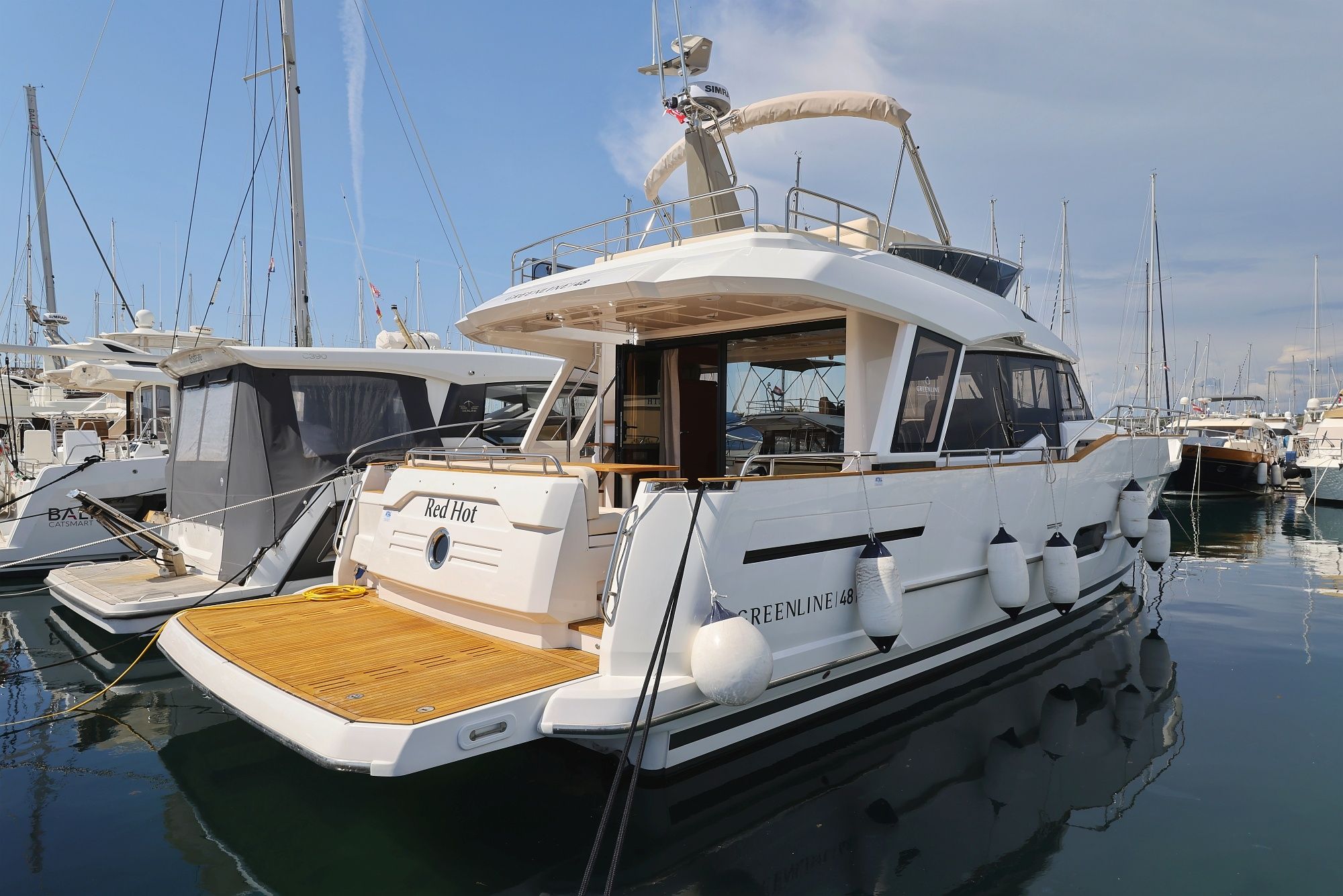 Greenline 48 | Red Hot