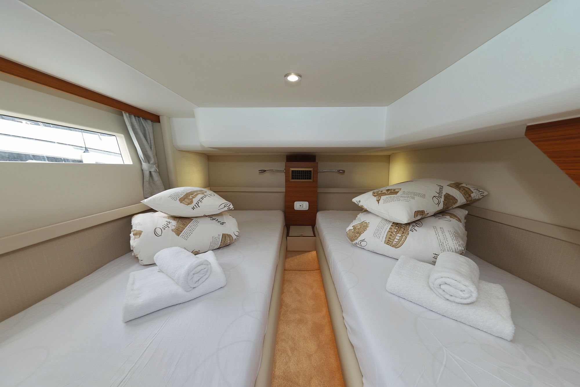 Greenline 48 | Red Hot