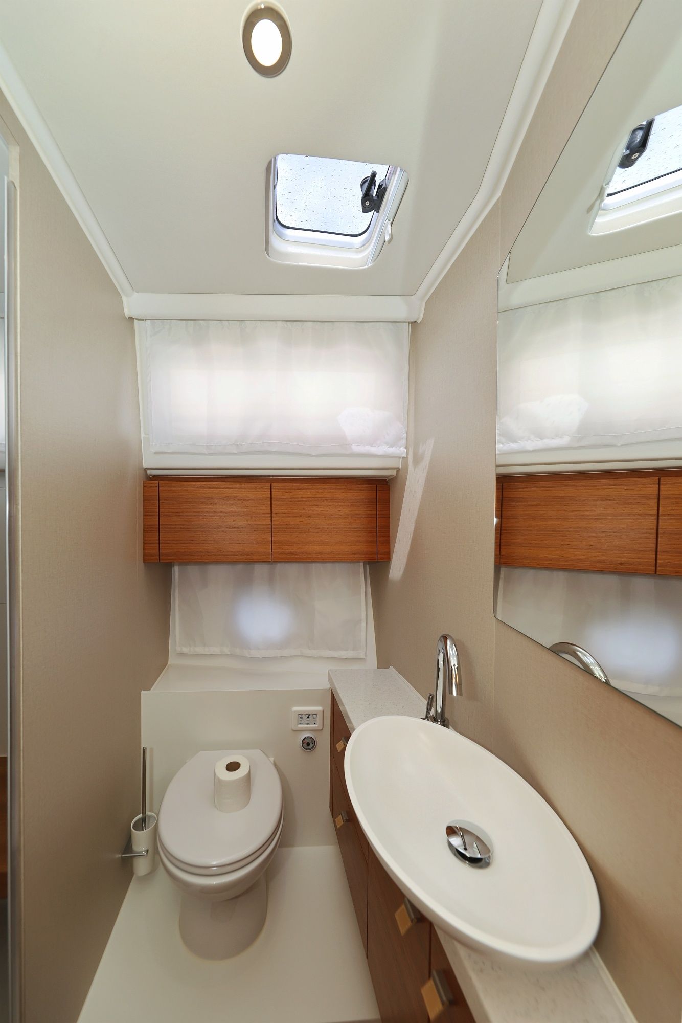 Greenline 48 | Red Hot