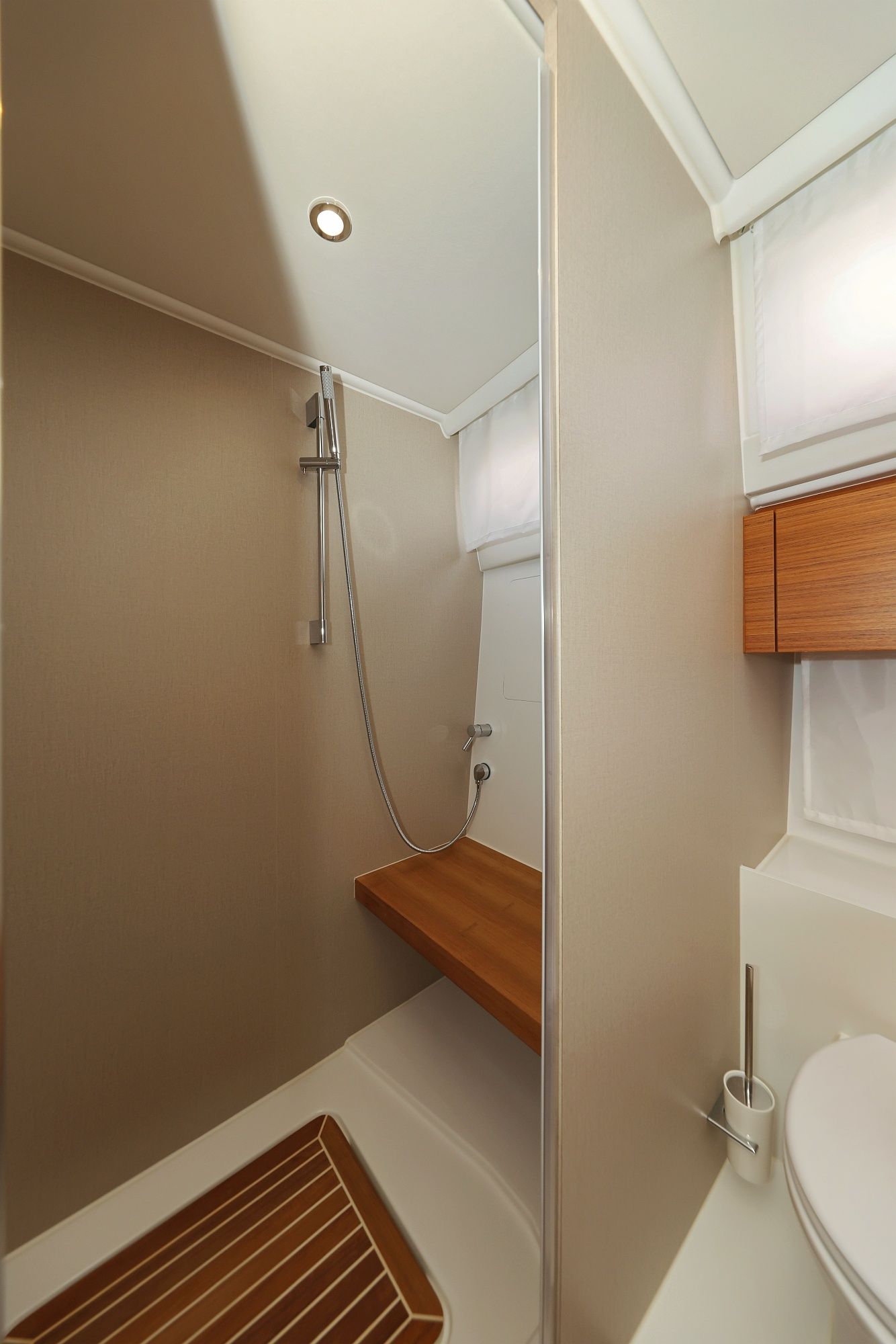 Greenline 48 | Red Hot