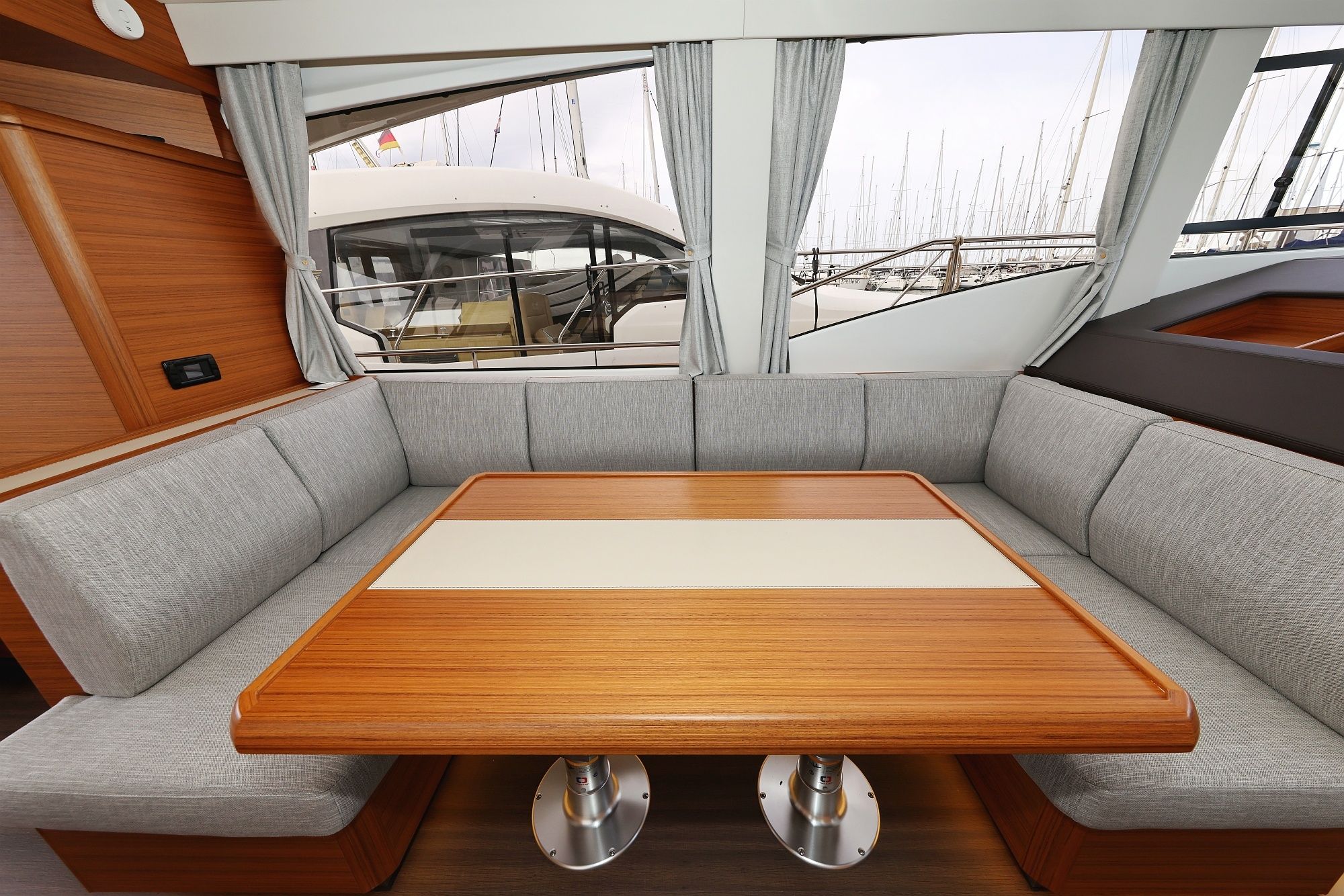 Greenline 48 | Red Hot