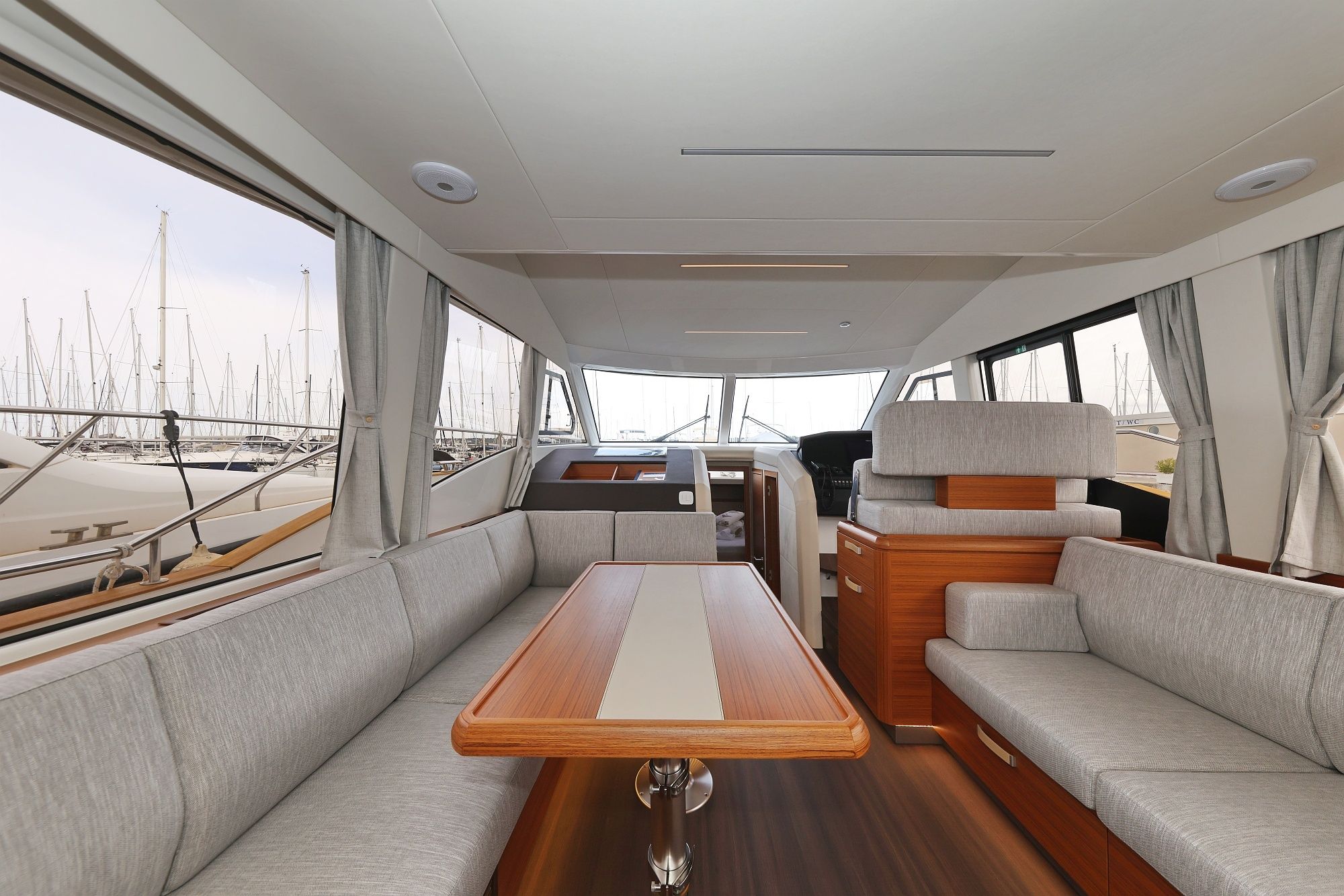 Greenline 48 | Red Hot