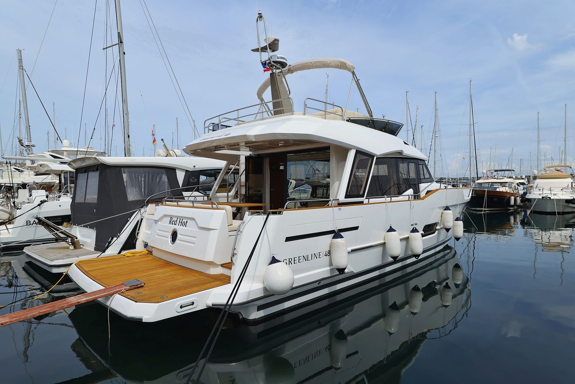 Greenline 48 | Red Hot