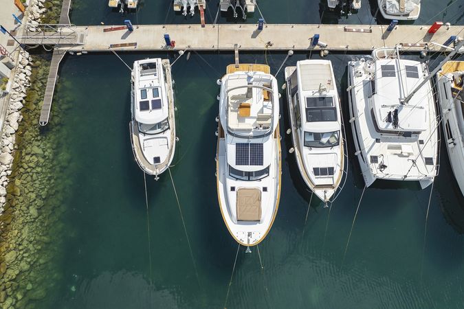 Greenline 48 | Red Hot