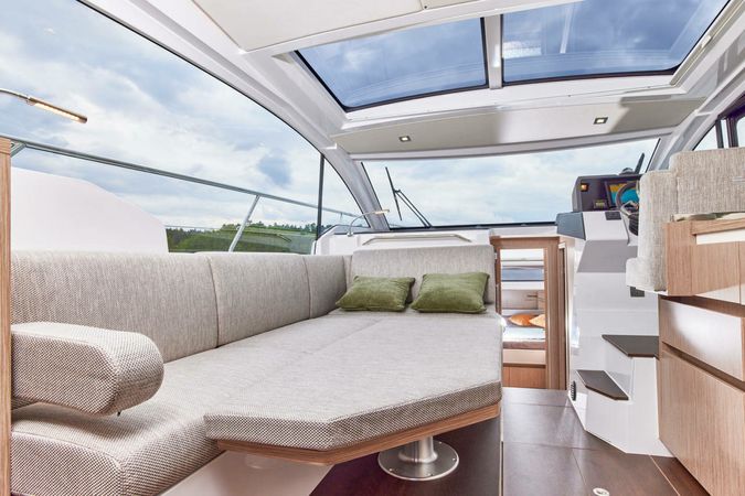 Sealine C335 | Min Maity