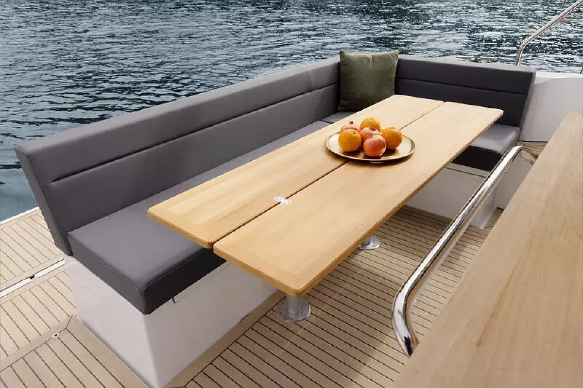 Sealine C335 | Min Maity