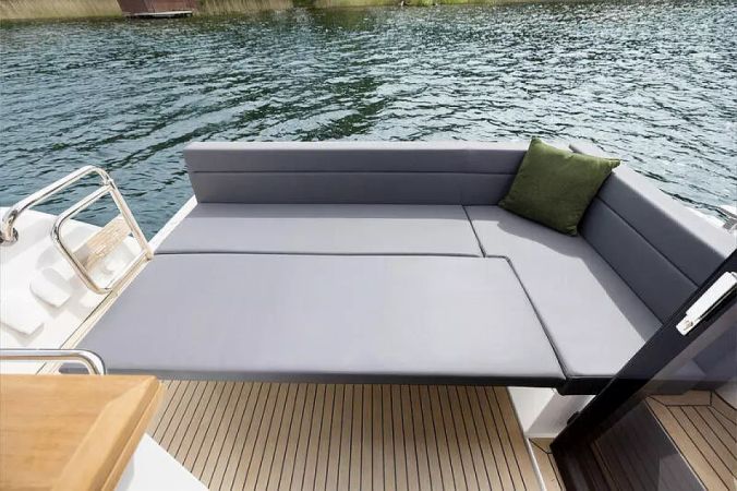 Sealine C335 | Min Maity