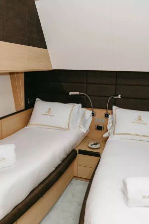 Aicon 72 | Manzanos 2