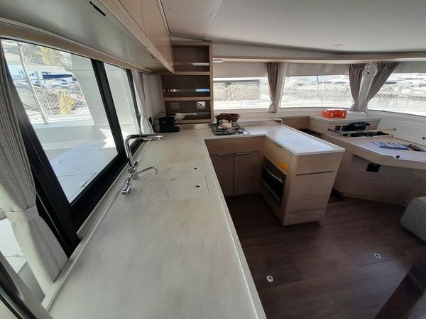 Lagoon 46 | Mommy Pommy