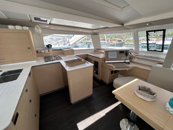 Fountaine Pajot Astrea 42 | Deutz