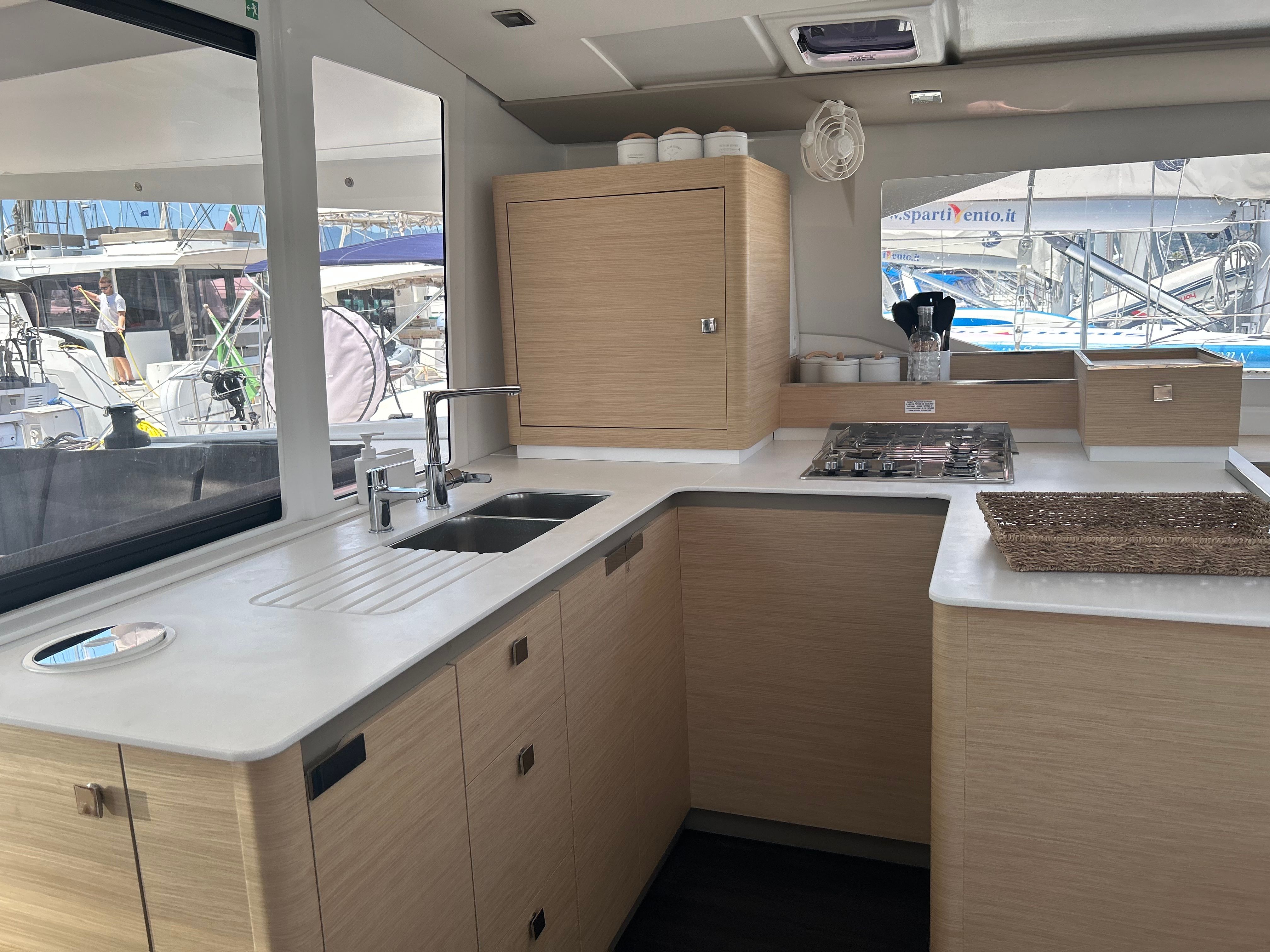 Fountaine Pajot Astrea 42 | Deutz