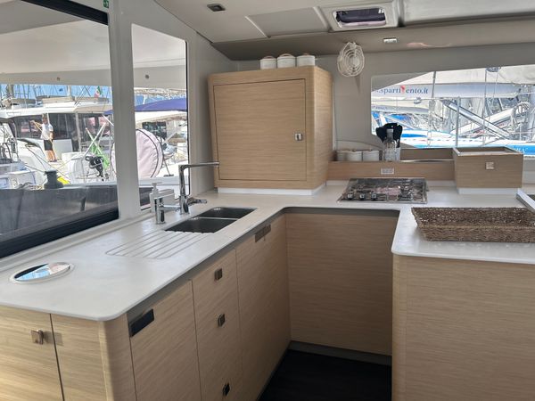 Fountaine Pajot Astrea 42 | Deutz