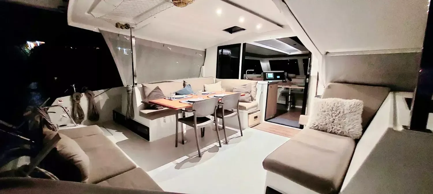 Fountaine Pajot Lucia 40 | Aqua Panda