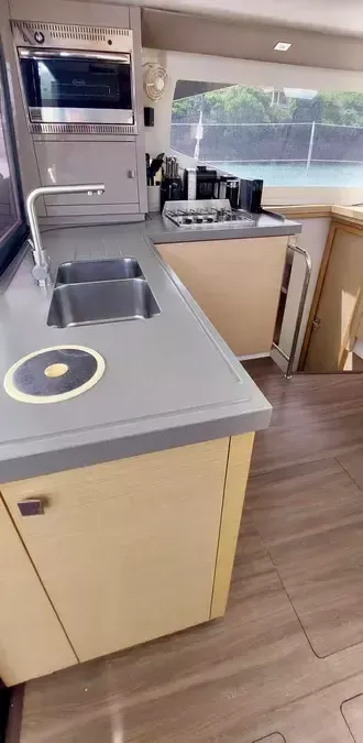 Fountaine Pajot Lucia 40 | Aqua Panda