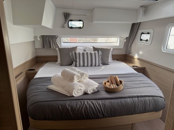 Lagoon 42 | Bellatrix