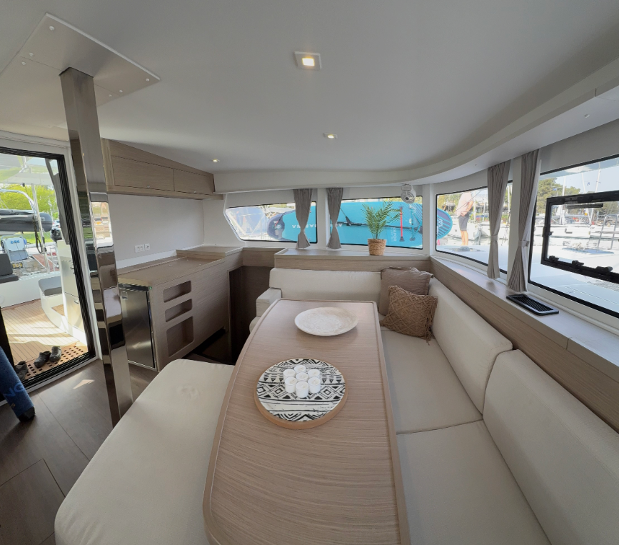 Lagoon 42 | Bellatrix