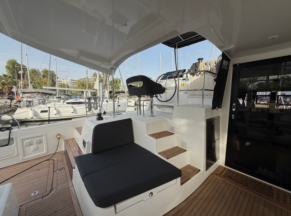 Lagoon 42 | Bellatrix