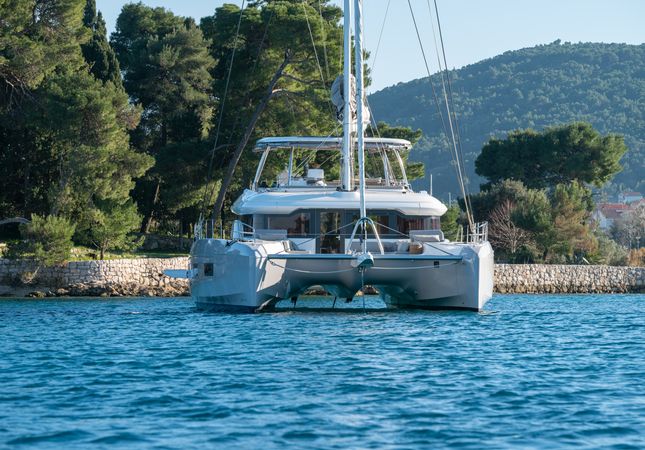 Lagoon 60 | Diamond Diva