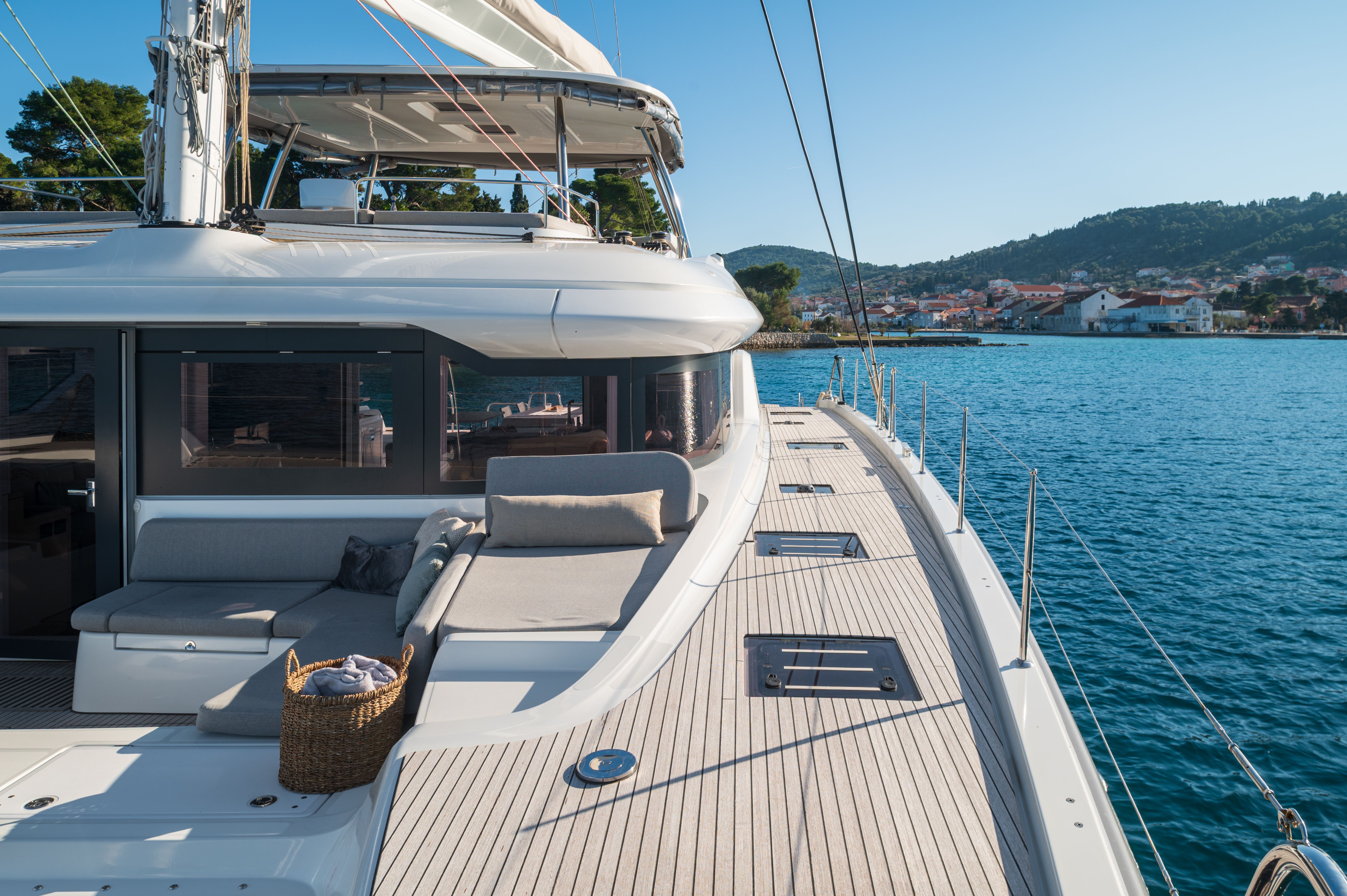 Lagoon 60 | Diamond Diva