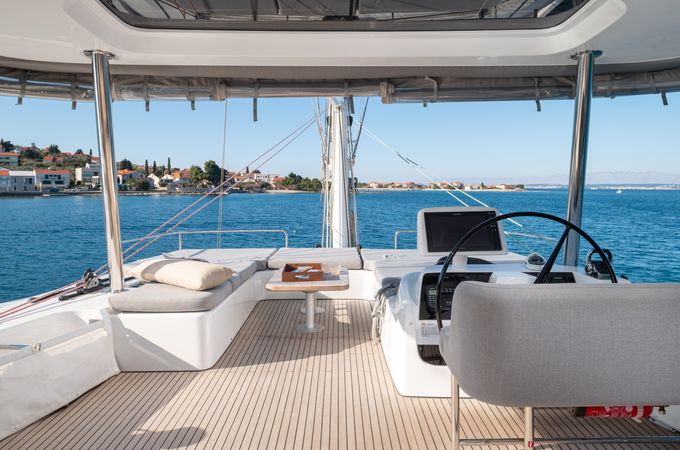 Lagoon 60 | Diamond Diva