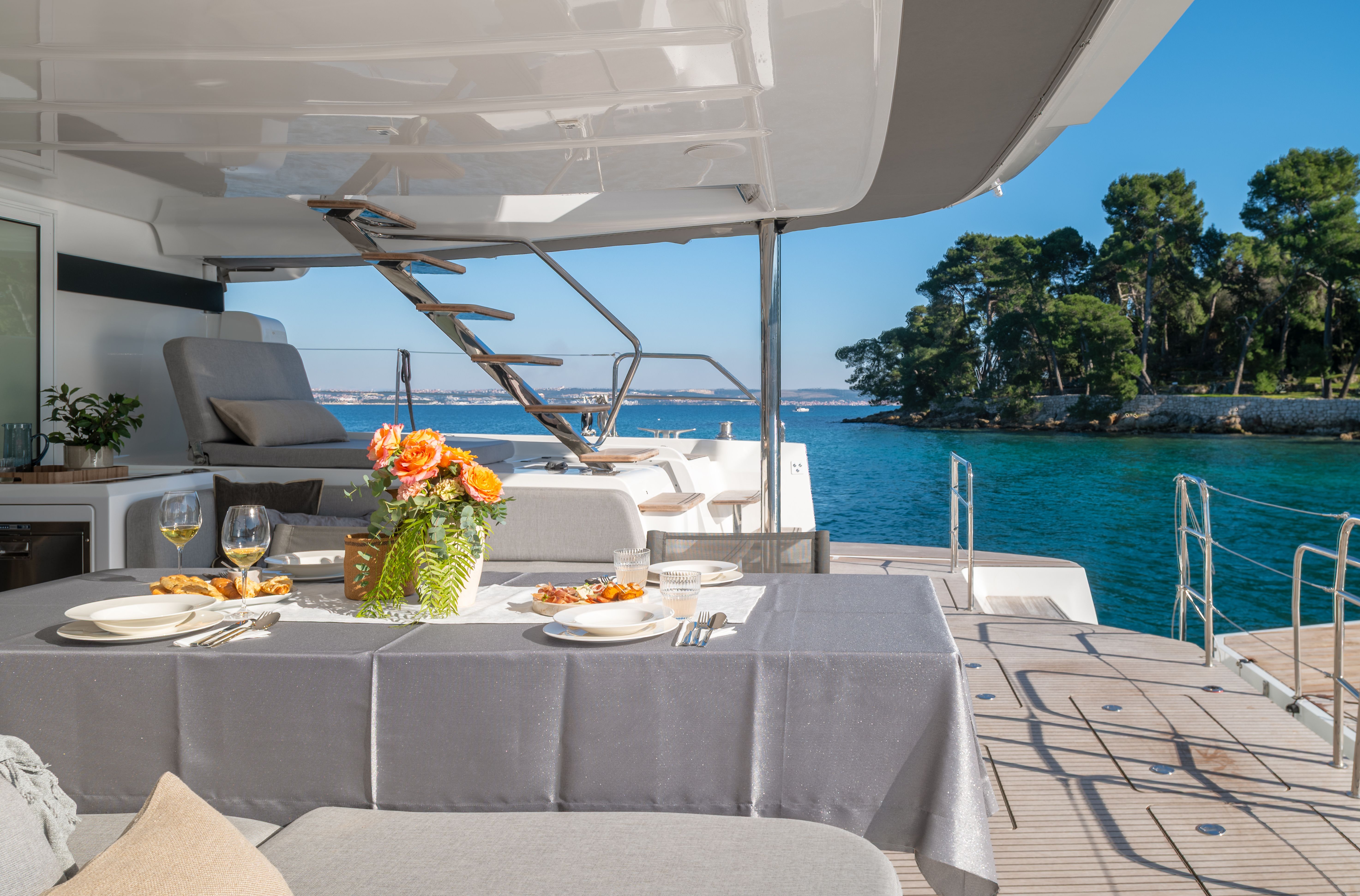 Lagoon 60 | Diamond Diva